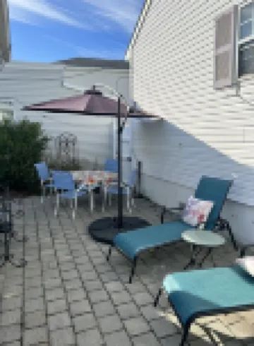 Quiet North End - 2 Bedroom Bungalow, Off Street Pkg, Close to beach and rides!!