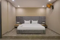 FabHotel Nest Inn - Jakuzi