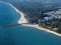 Asher's Lake Michigan Premier 2 BR Beachfront Penthouse Condo - Book today!!