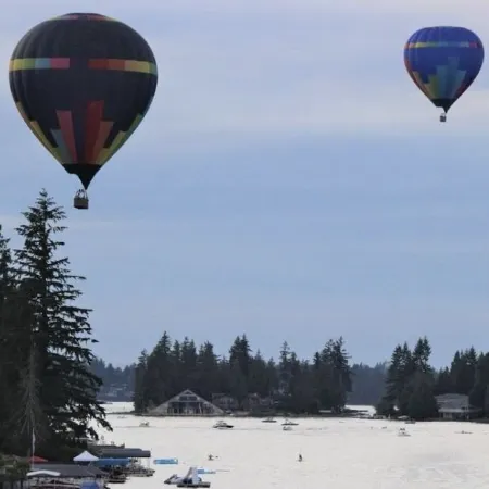 Lakefront Apartment on Beautiful Lake Tapps, Spectacular Views