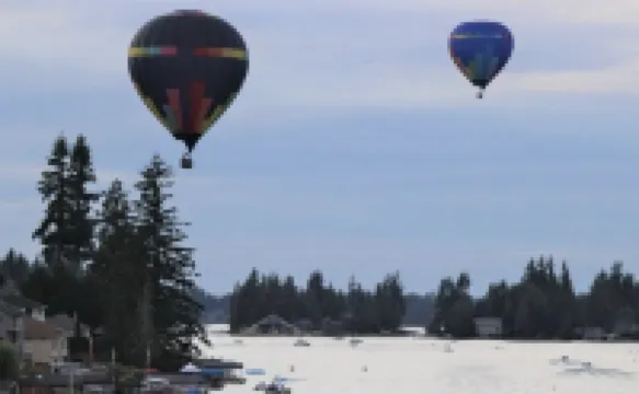 Lakefront Apartment on Beautiful Lake Tapps, Spectacular Views