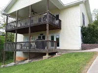 Lake and Boat Life!Lake Rental in a Dead-End Street.
