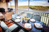 8104 Towers, Beautiful Condo! Quiet! Elevators, Indoor/Outdoor Pools. Free Wifi