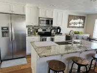 Hole in the Rock Inn - Newly remodeled for post adventure relaxation! - Boutique