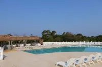 Playroom, Basketball & Pool; Lakefront w/ Sound & Sunset Views; Dog Friendly - 수영장