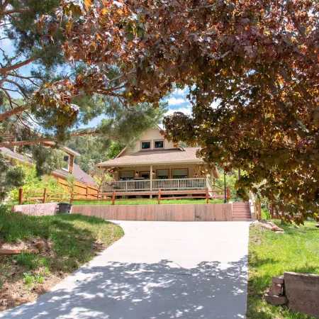 Relax Near Glenwood Hot Springs- 15 Minute Walk