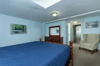 River House - Harrisburg City Skyline Views with Game Room and Covered Porch