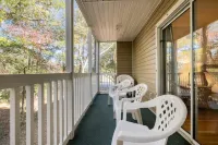 Newly Renovated 3bd/2ba condo located on True Blue Golf Club