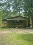 Quiet Lakefront Cottage