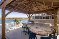 Waterfront Luxury with Private Boat Dock, Elevator, Jaccuzzi
