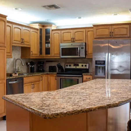 Quiet home with Salt Water Heated Pool, next to Largo Golf Course & IRB!