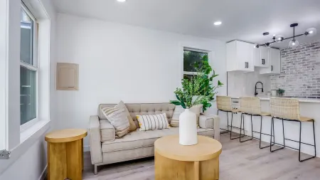 Alki Triplets Unit 2 Отели рядом с достопримечательностью «Алки Пойнт Лайтхаус»