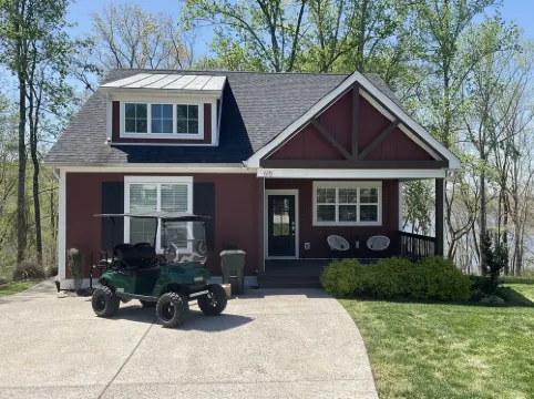 “License To Chill Lake Cottage at Tims Ford Lake  Golf cart/Fire pit/Marina