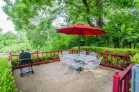 Log Cabin | Guadalupe River | Kayaks | Ping Pong - Hytter