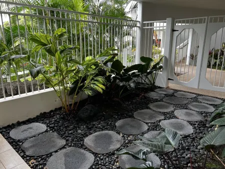 Villa On The Ocean - One Of Largest Condos On Alii Drive. Directly Oceanfront. Отели рядом с достопримечательностью «Moonshot Play Space, LLC»