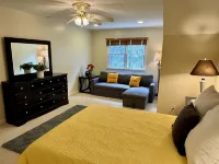 WVU Mini-Château.  Cozy home located next to stadium + hospital-5 min walk.