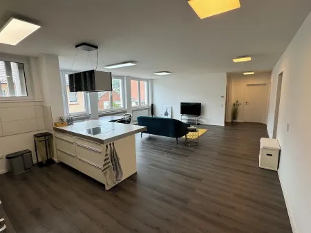 Tolle Helle & Ruhige 125 qm Whg. Nähe Zentrum I-o. Vollausgestattete Küche & Bad