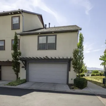 2 Story Townhome Within 30 Minutes of Everything