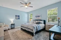 “Jupiter Breeze” Beach Retreat! 4/2 newer home in center of beautiful Jupiter FL Hotels near The Loxahatchee River Center