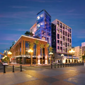 Hard Rock Hotel San Diego Отели рядом с достопримечательностью «Стадион «Петко-Парк»»