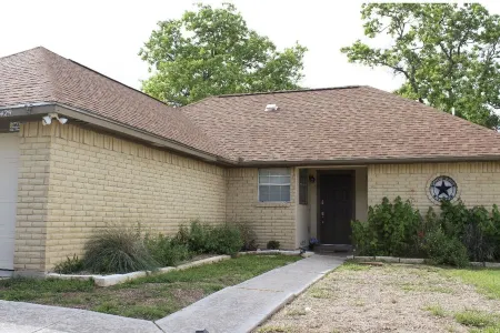 The Lone Star Haüs: 2 BR House in Schertz, TX Отели в г. Шерц