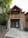 Cozy 2-bedroom cabin steps away from starved rock state park - Alppimaja