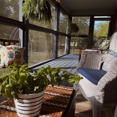 Creekside Cottage Near Nashville- Pet Friendly!