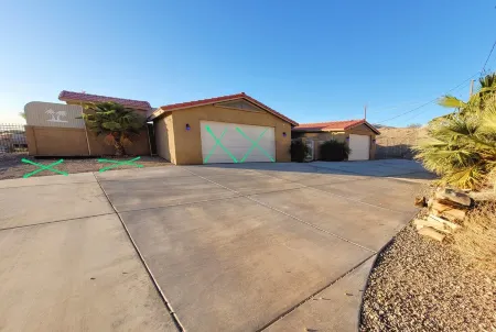 "Hacienda Hangout"~ 5⭐RETREAT ~ PETS OK 🐾  VIEWS - POOL - SPA - BORDERS BLM