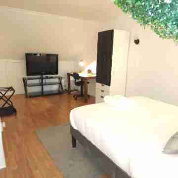 Family-Friendly Townhome Bliss:10min to Lehigh Valley Festivals & Events Rooms