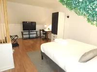 Family-Friendly Townhome Bliss:10min to Lehigh Valley Festivals & Events