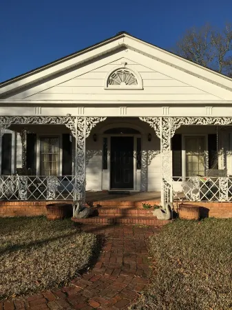 Hughes Street 2 Washington Historical district