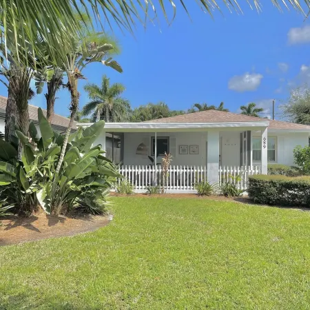 Peaceful and cozy beach house in North Naples