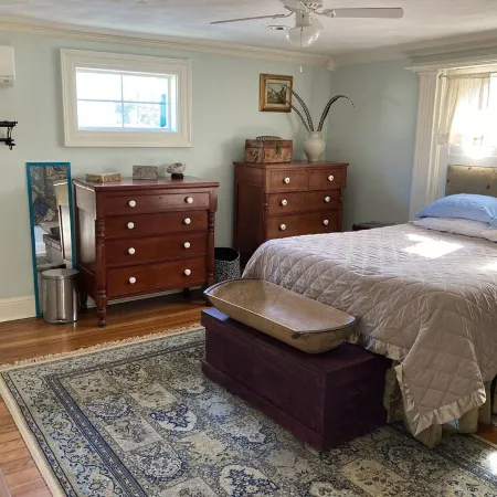 Solar, 2 BR, 1 Bath, UVa, Preston, Downtown, EV charger
