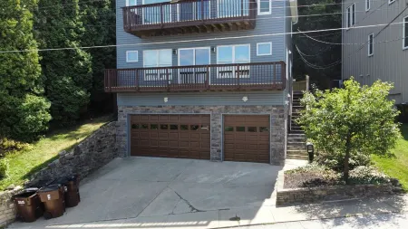 Riverfront Oasis: 5 Min to DT Cincinnati