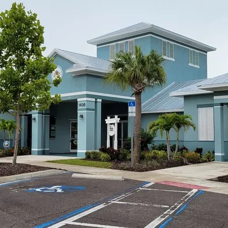 Home Paradise, Cozy guest suite in Ruskin POOLS HIGH SPEED WIFI BEACH MINUTES!!!
