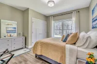 Shipbuilder’s Retreat sleeps 6, 5 minutes to Harbor