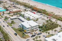 New beach townhome ideally located steps from the beach, park and restaurants Hôtels à proximité de : James H. Nance Park