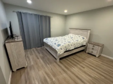 Remodeled 3-bedroom condo in Marina walking distance to beach