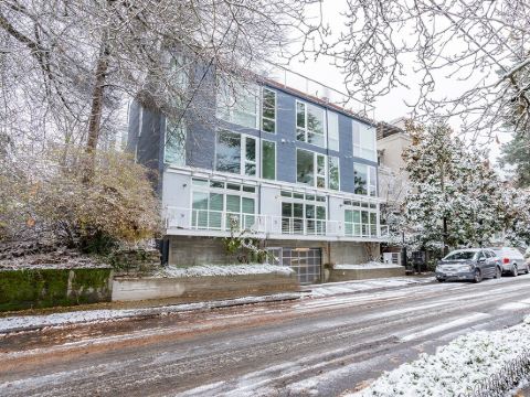 Modern Cap Hill Townhouse w/ Rooftop Deck