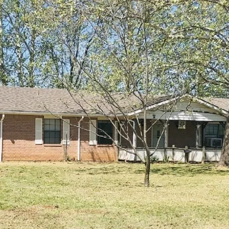 Enjoy a Cozy Holiday Getaway in Our Peaceful Rural Home.
