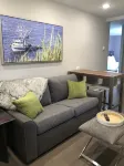 Gorgeous new, 1 bd luxury  apt, offering stunning views of the mountains and bay
