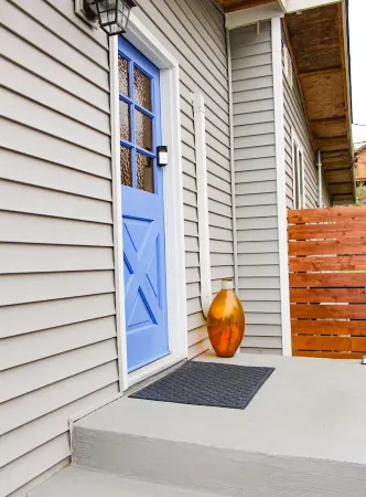 Stay near Point Defiance Park in our charming 1-bedroom cottage