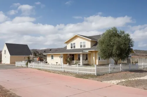 Classic 20th Century Architecture, Huge space for large families