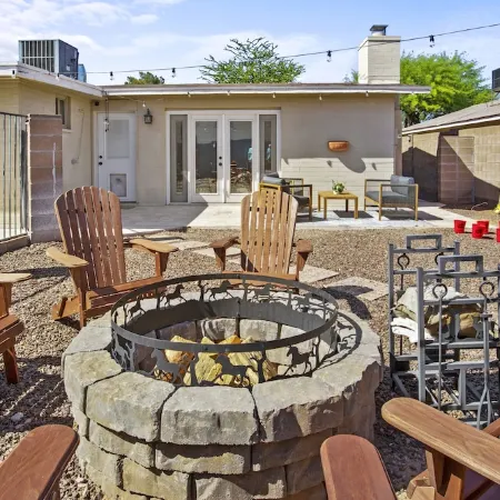 Western House 4 bd with Pool & Fire-pit Close to Suns Arena