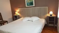 Furnished apartment in comfortable single-family house with mature garden