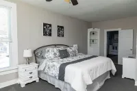 Lovely 3 Bedroom Unit for Longer Stays Hotels in Bristol