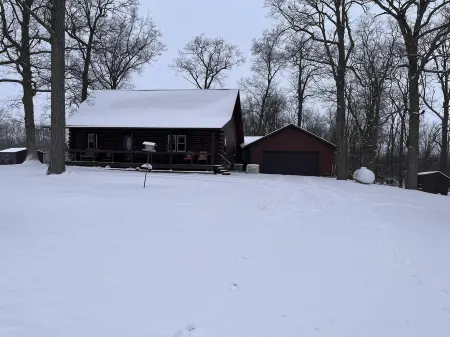 The Cozy Cabin On Long Point Отели в г. Ливингстон