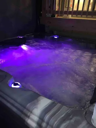 New Home, AC, Beach Passes, Hot Tub, EV Charger, Linens, & No Cleaning Fee!