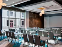 Aloft Fort Worth Downtown Hotels near Sid Richardson Museum