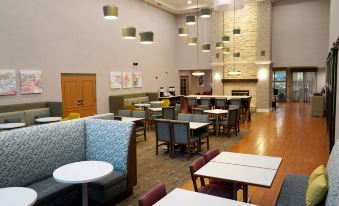 Hampton Inn & Suites Chicago/Aurora